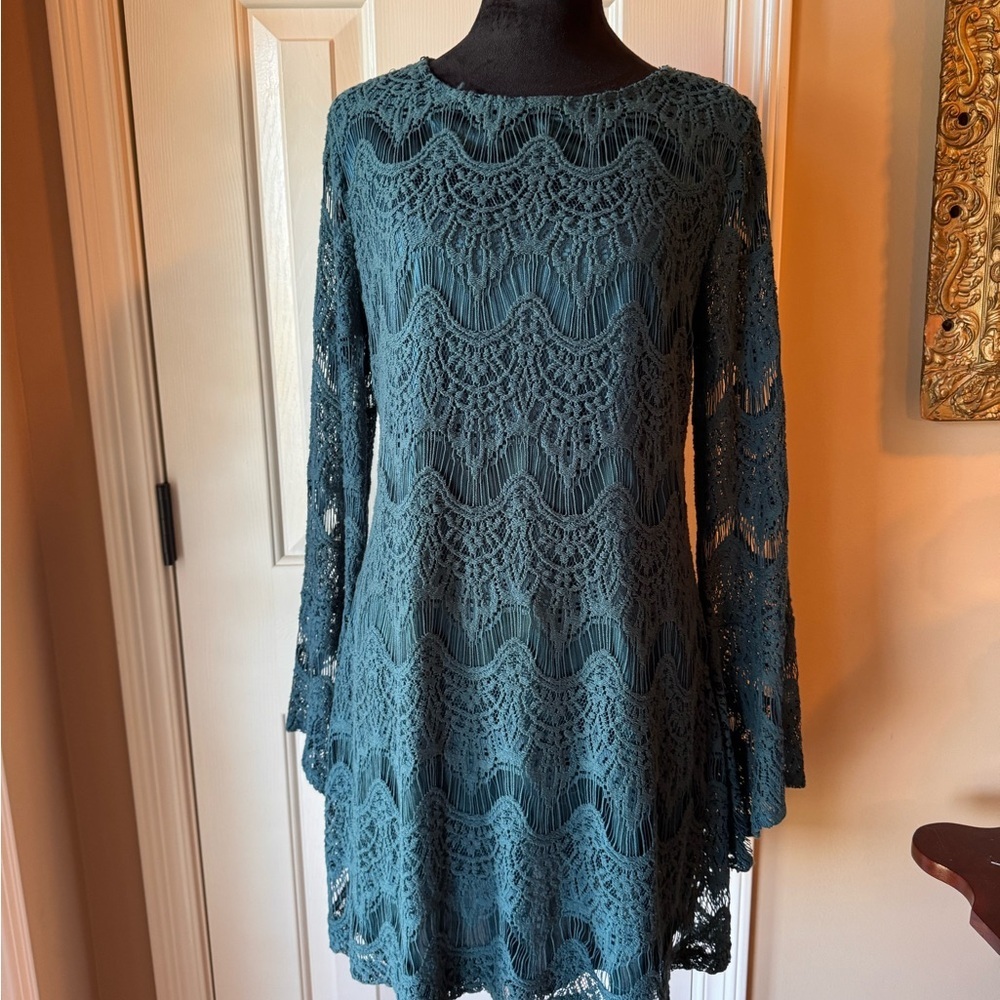 Altar’d State Elegant Emerald Green Dress with lace overlay - Picture 3 of 12